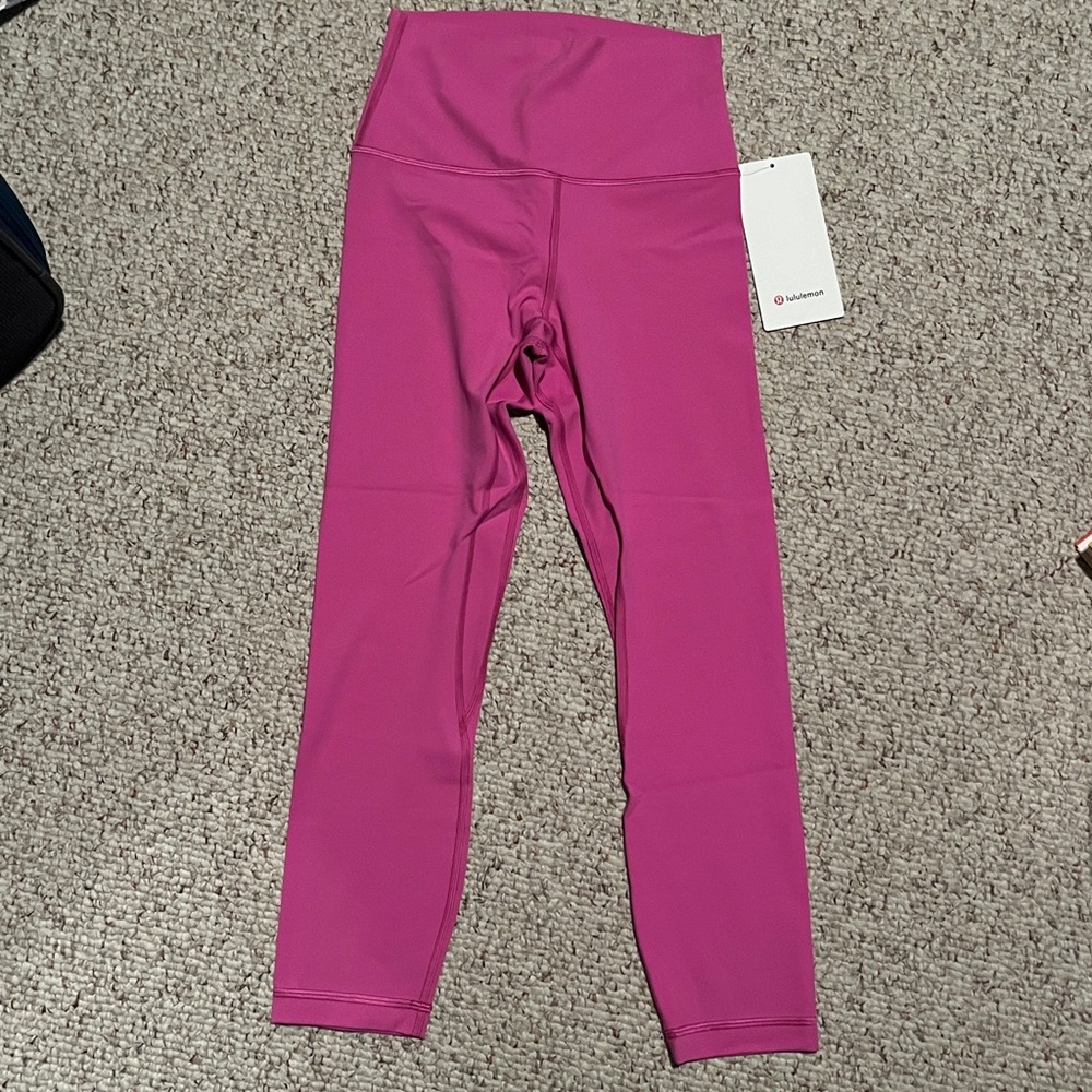 NWT Lululemon Align HR Crop 23”